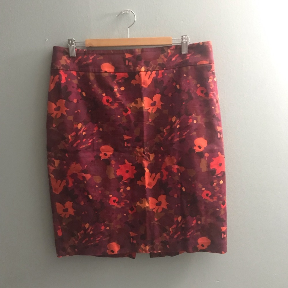LOFT multi color pencil skirt ** rarely worn**